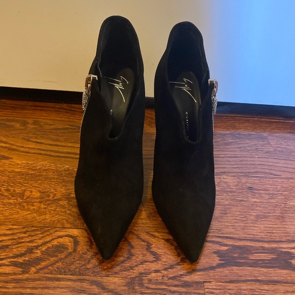 high heels!! - Picture 2 of 2